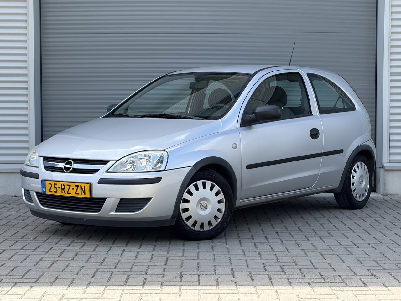 Opel Corsa - 1.2-16V Essentia | Airco | lage km stand | origineel NL | Keurige auto | - AutoWereld.nl