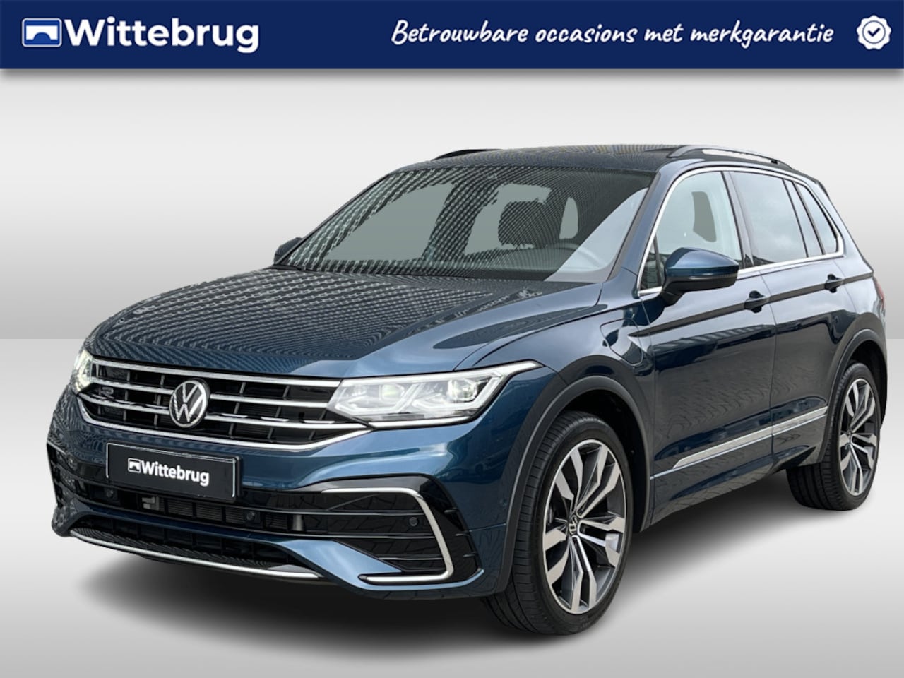 Volkswagen Tiguan - 1.4 TSI eHybrid 245pk R-Line DSG Automaat / Panorama schuifdak / Lederen bekleding / IQ LE - AutoWereld.nl