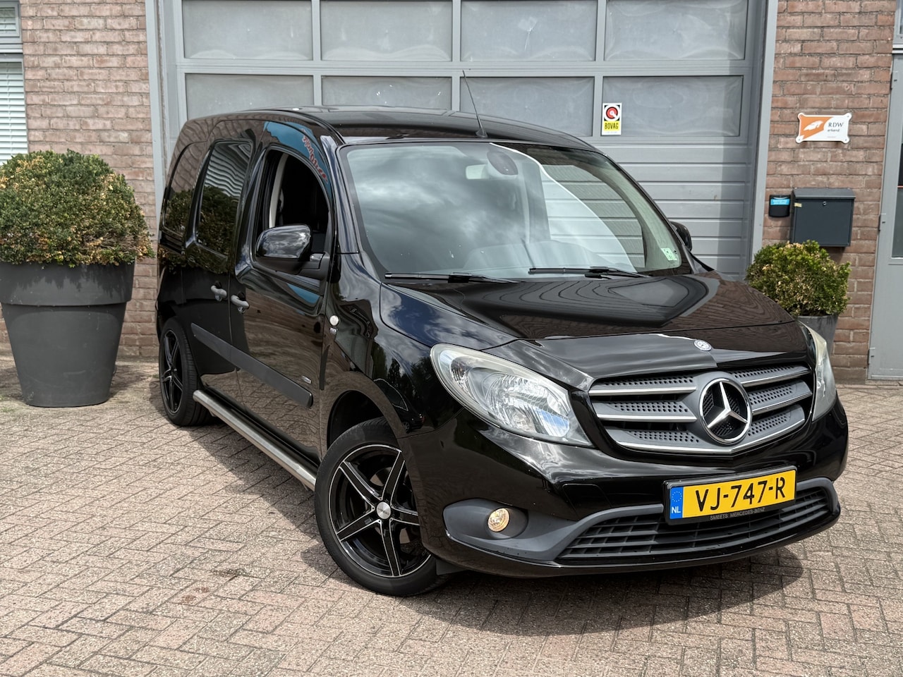 Mercedes-Benz Citan - 111 CDI BlueEFFICIENCY Airco / Cruise control / Trekhaak / Parkeersensoren. Perfect onderh - AutoWereld.nl