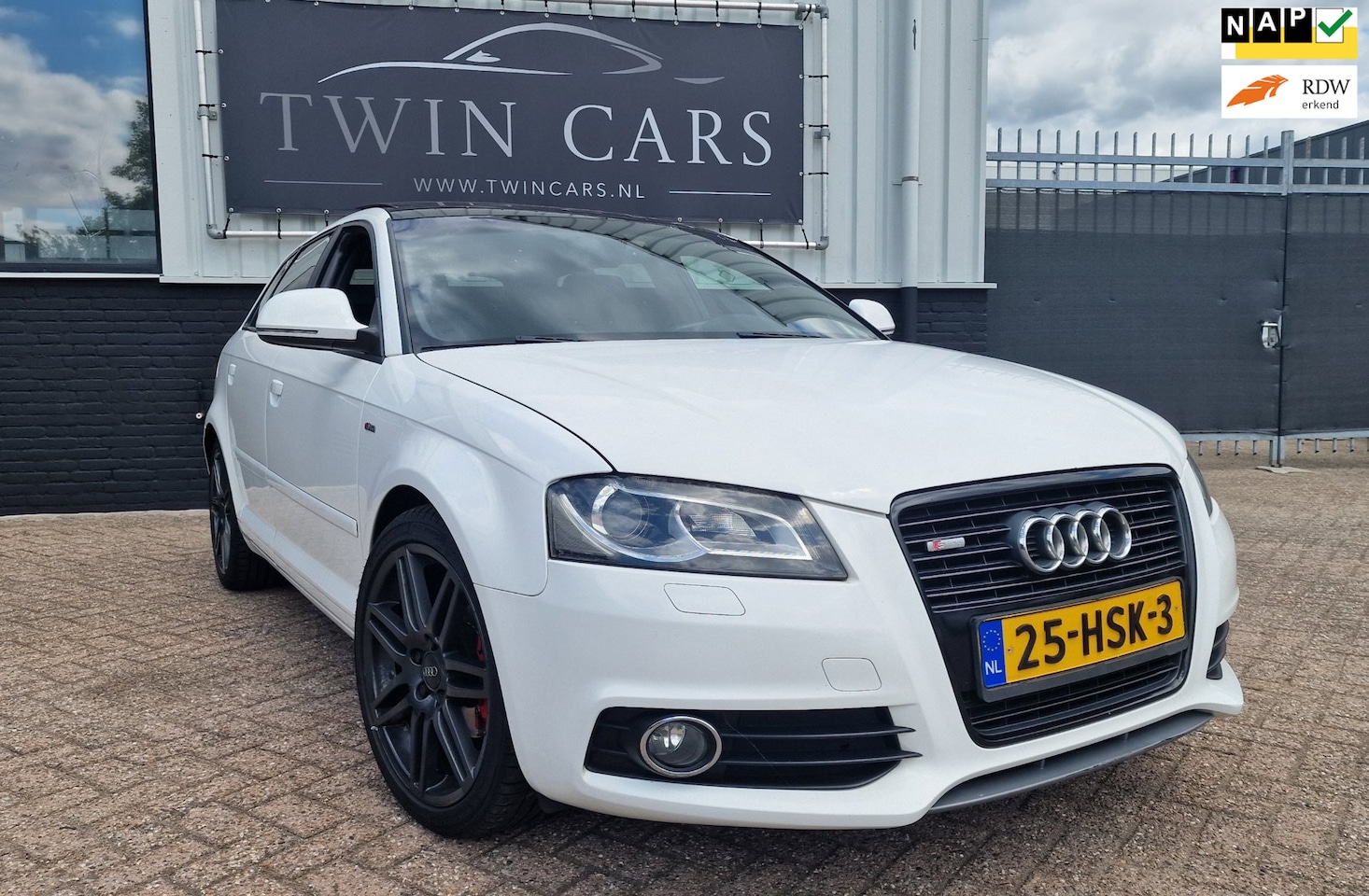 Audi A3 Sportback - 1.8 TFSI Ambition Business Edition Pano Navi Xenon Aut - AutoWereld.nl
