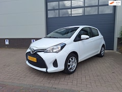 Toyota Yaris - | 1.0 VVT-i Aspiration | Bluetooth | Camera | Sensoren | Lage km stand |