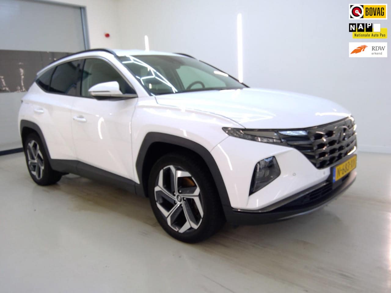 Hyundai Tucson - 1.6 T-GDI PHEV 180PK Comfort 4WD+Led+Vitrual+breed-navigatie+camera+19"Lmv+stoel-verw = 62 - AutoWereld.nl
