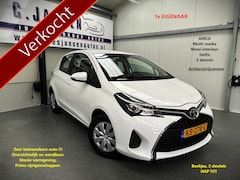 Toyota Yaris - 1.0 VVT-i Aspiration 1e eigenaar KEURIGE AUTO | 12 Voltaansluiting | 1e Eigenaar. | Achter