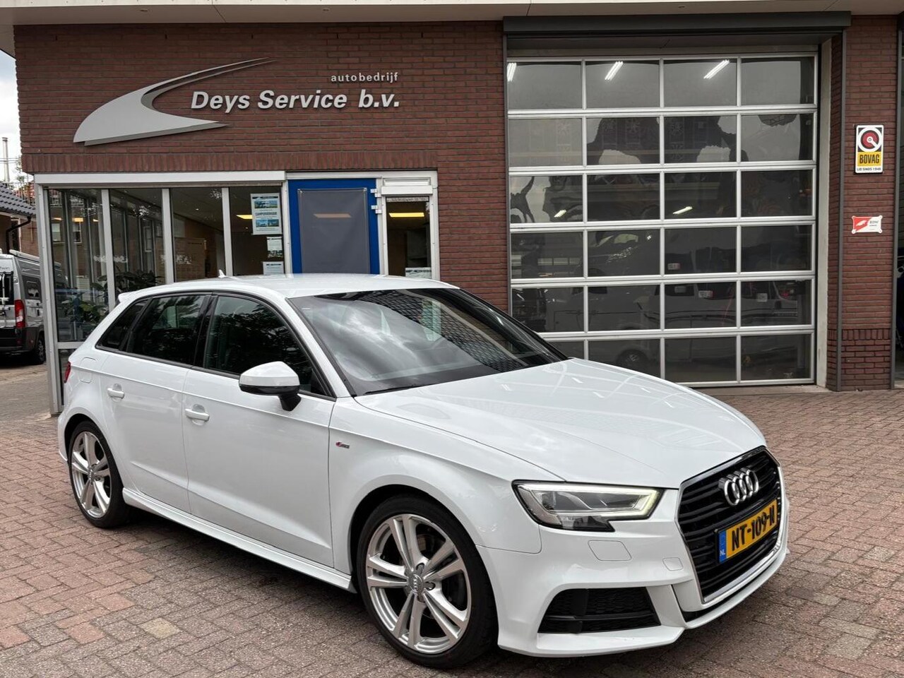 Audi A3 Sportback - 2.0 TFSI Sport S Line Edition | Clima | Cruise Control | Bekleding leer/stof | Navi | Blue - AutoWereld.nl