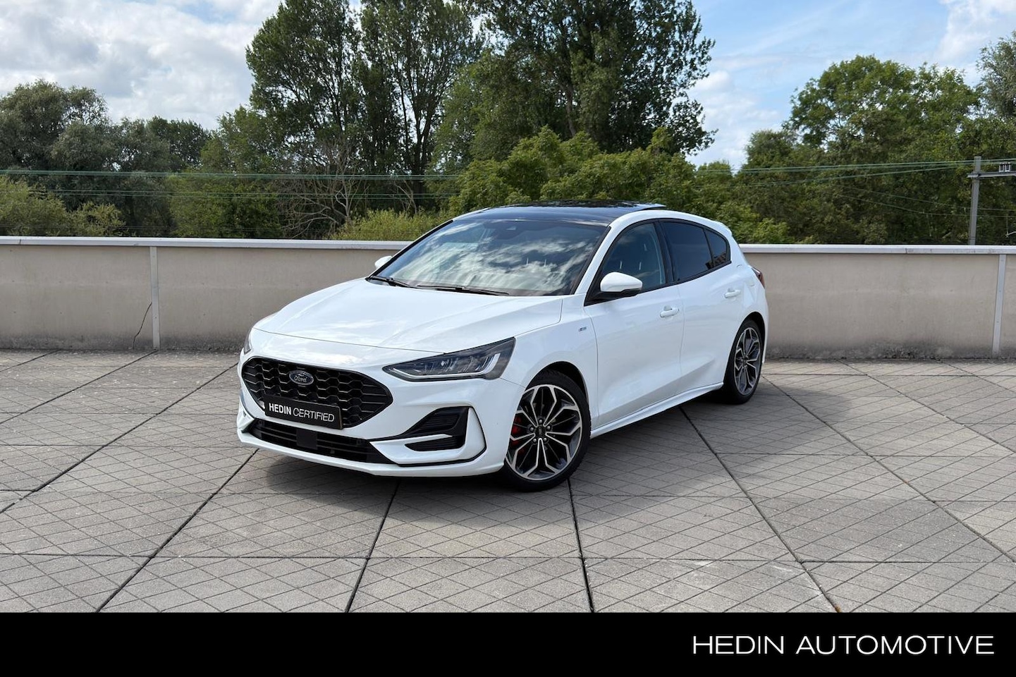 Ford Focus - 1.0 EcoBoost Hybrid ST Line X | Mild Hybride | Panoramadak | Winter Pack | 18" - AutoWereld.nl