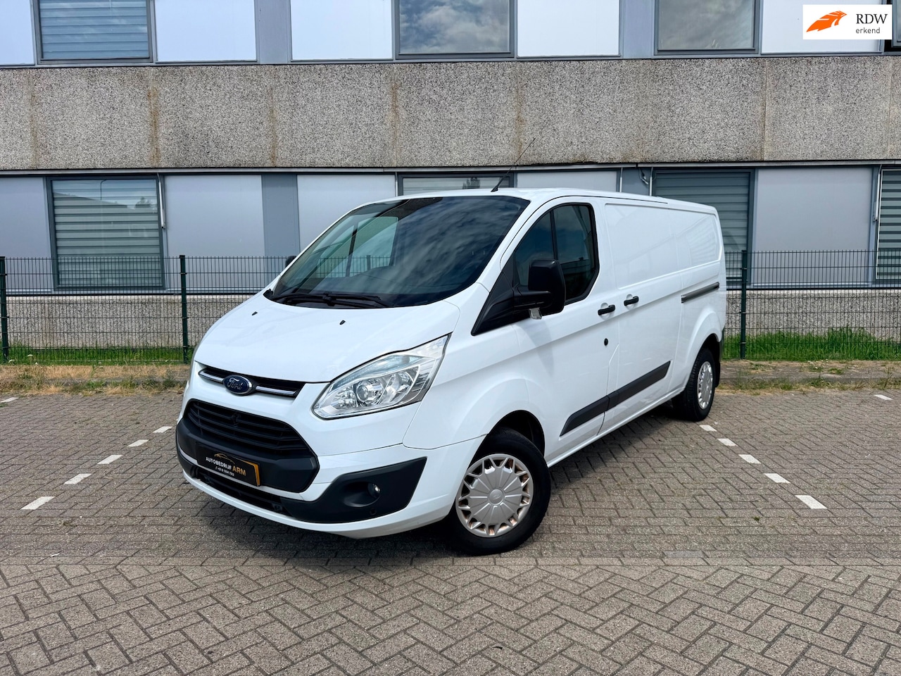 Ford Transit Custom - 330 2.2 TDCI L2H1 Trend NAP APK CRUISE AIRCO BLUETOOTH TREKHAAK - AutoWereld.nl