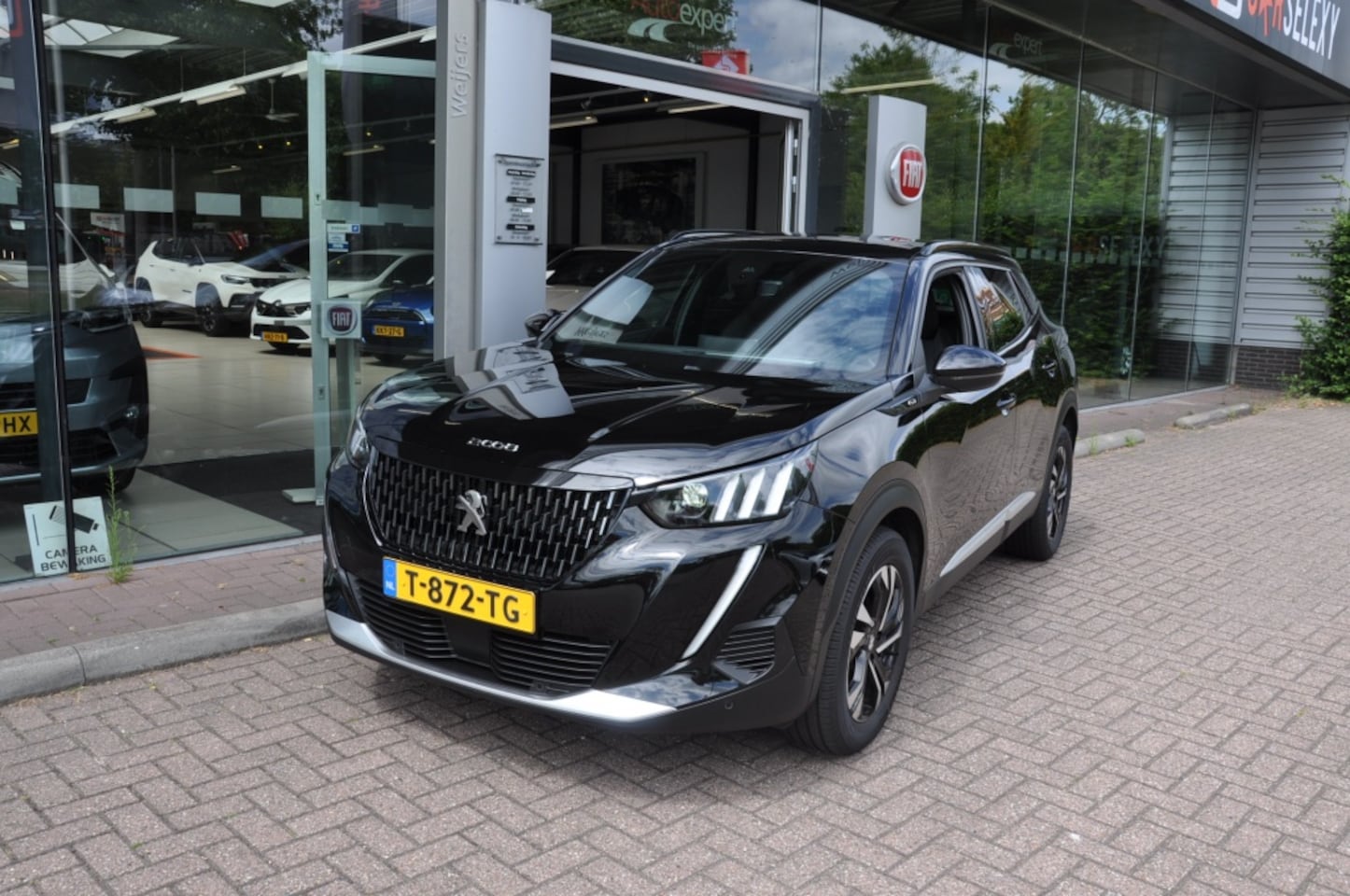 Peugeot 2008 - 1.2 PureTech GT Pano Apple/Android - AutoWereld.nl