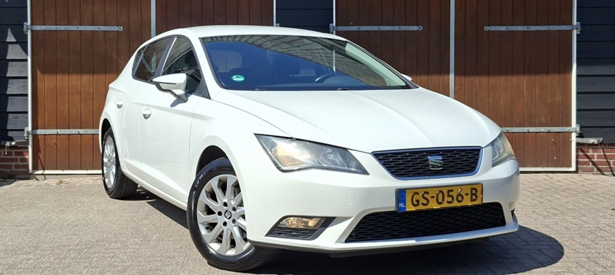 SEAT Leon - 1.2 TSI Style | Bluetooth | Trekhaak | ISO fix | Cruise control - AutoWereld.nl