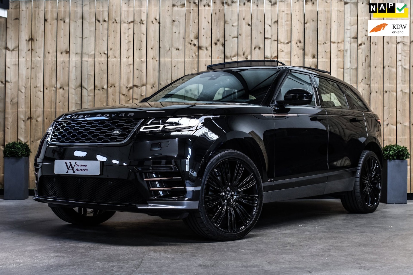 Land Rover Range Rover Velar - 2.0 I4 AWD HSE *Pano*Meridian*Camera* - AutoWereld.nl