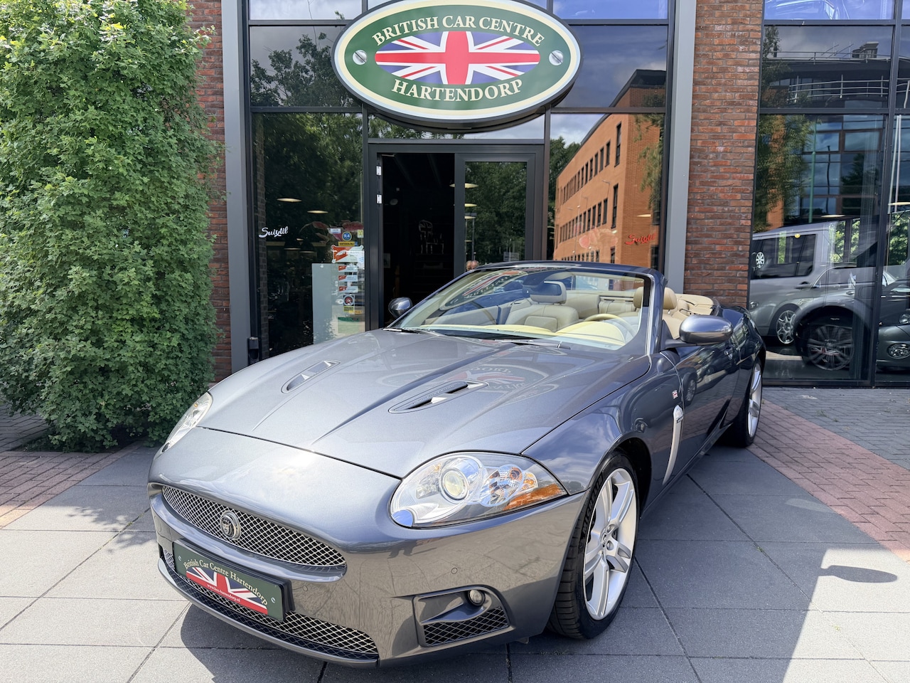 Jaguar XKR - 4.2 V8 Convertible 4.2 V8 Convertible - AutoWereld.nl