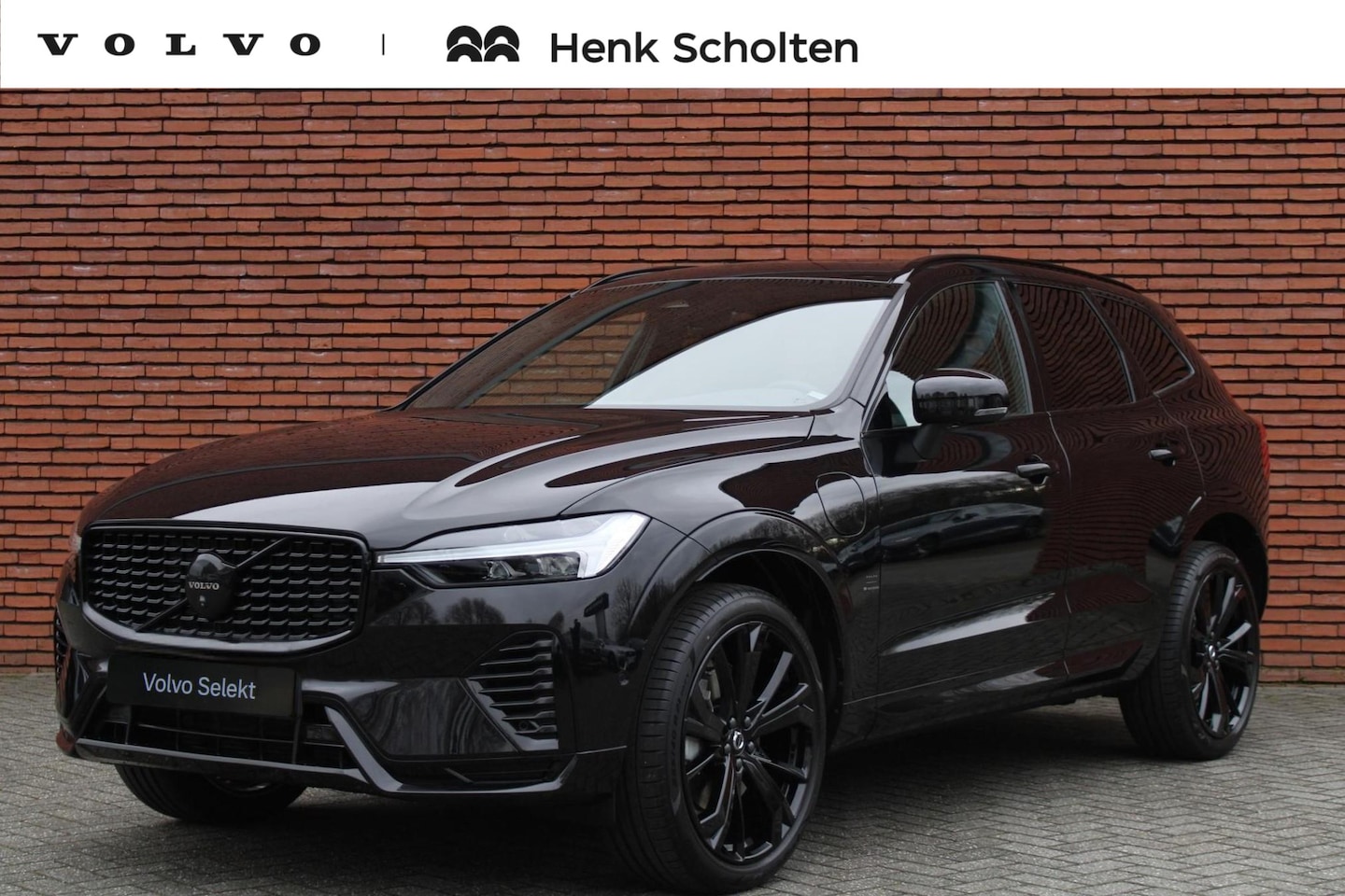 Volvo XC60 - 2.0 T6 Plug-in hybrid AWD Plus Black Edition | Panoramisch schuif-/ kanteldak | Harman Kar - AutoWereld.nl