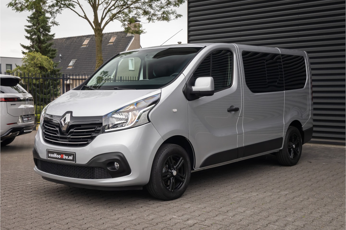 Renault Trafic Passenger - 1.6 dCi L1H1 9 personen - AutoWereld.nl