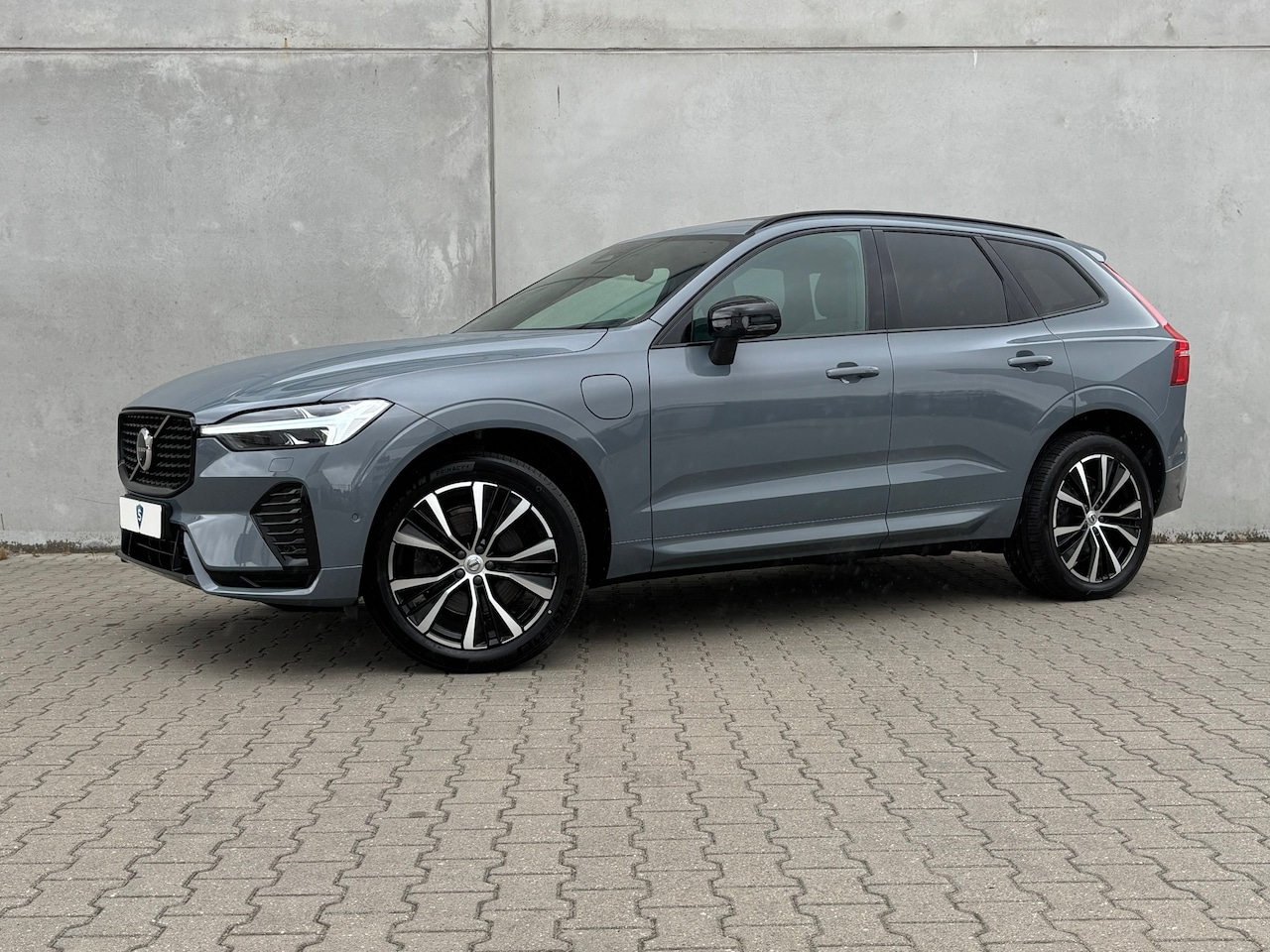 Volvo XC60 - 2.0 T8 455 PK hybrid AWD Ultimate Dark 360 camera Pano dak - AutoWereld.nl