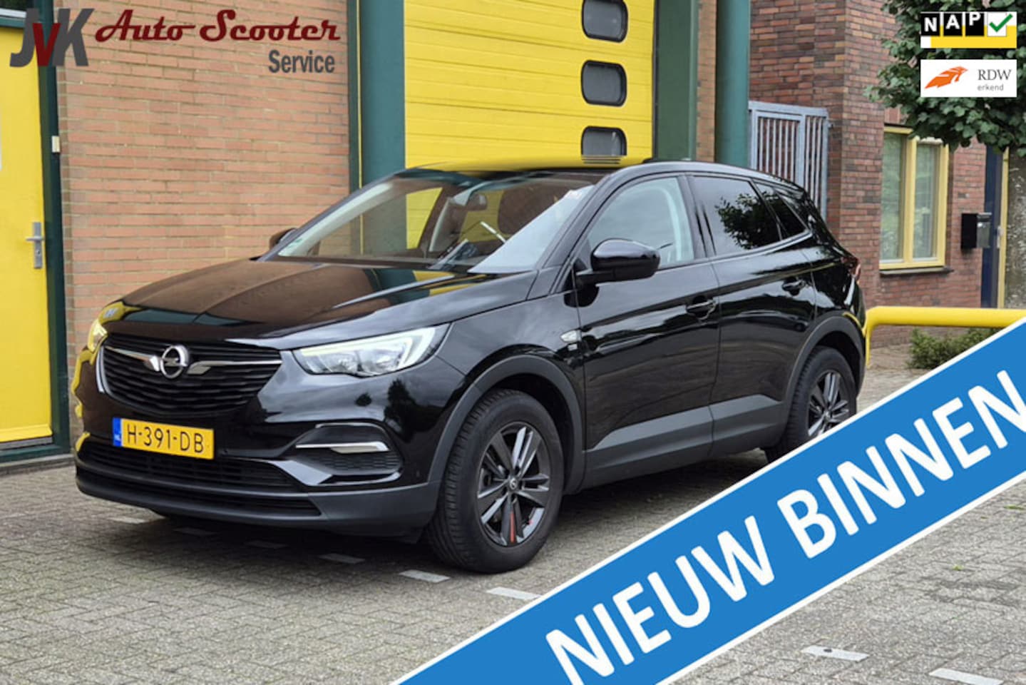 Opel Grandland X - 1.2 Turbo 120 Jaar Edition 1.2 Turbo 120 Jaar Edition, Airco! Cruise Control! Trekhaak! - AutoWereld.nl