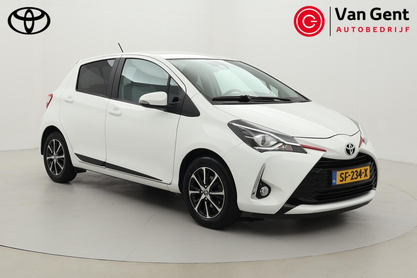 Toyota Yaris - 1.0 VVT-i Design Sport | Navigatie | Cruise Control | Clima | Camera | Rijstrooksensor | 1 - AutoWereld.nl