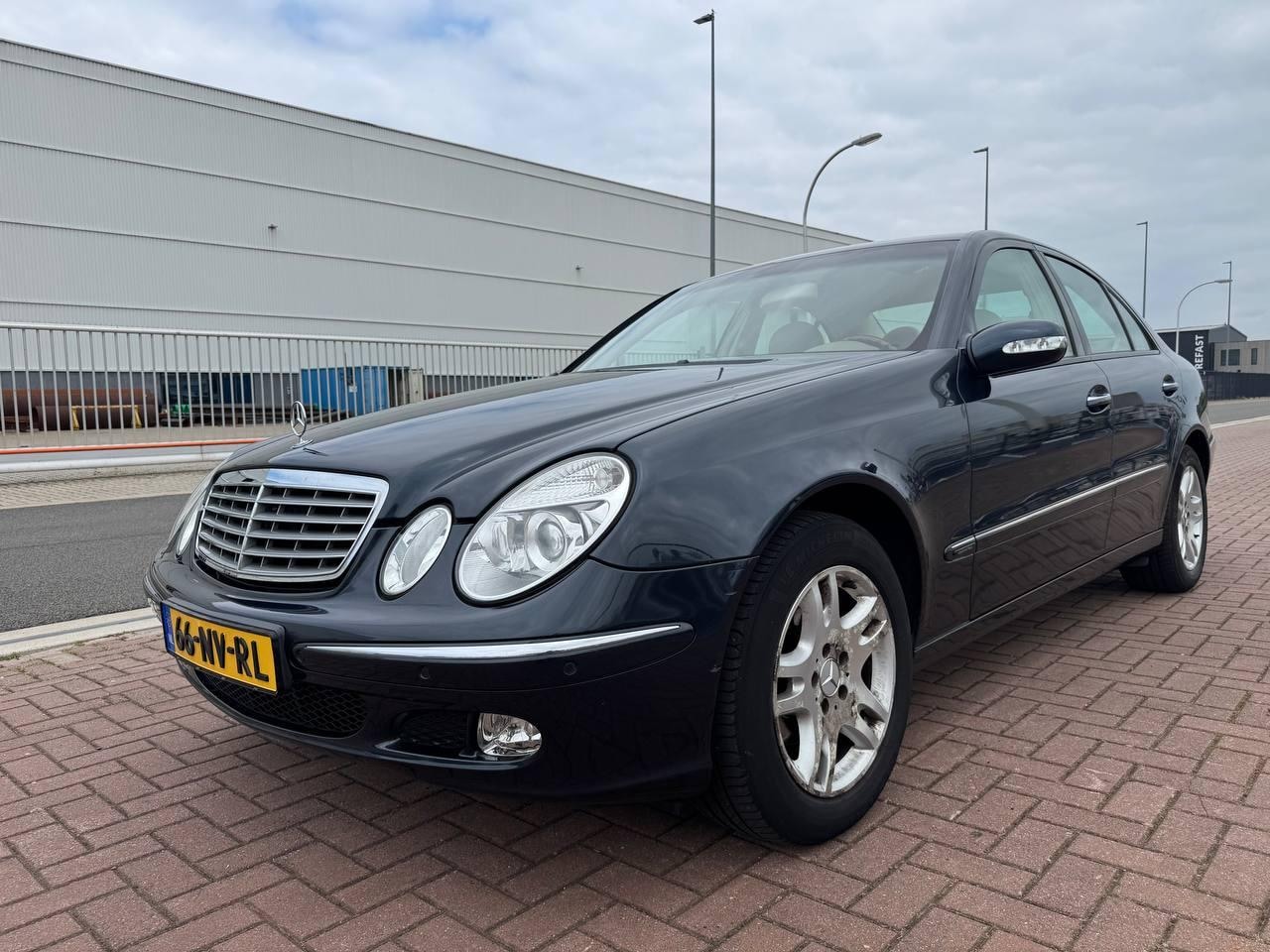 Mercedes-Benz E-klasse - 200 K. Elegance /Airco/Cruise/Leder/NAP - AutoWereld.nl
