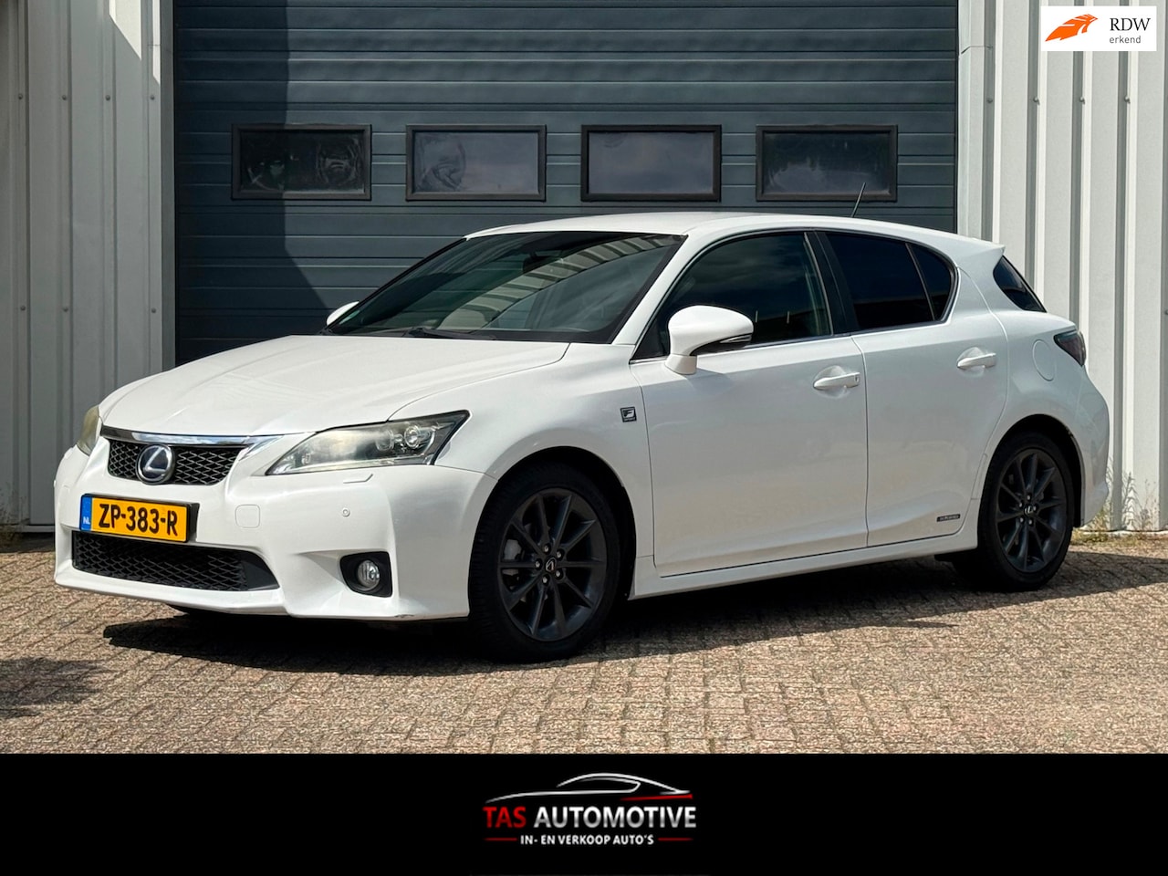 Lexus CT 200h - F-Sport Line NAVI / LEER / CRUISE / PDC - AutoWereld.nl