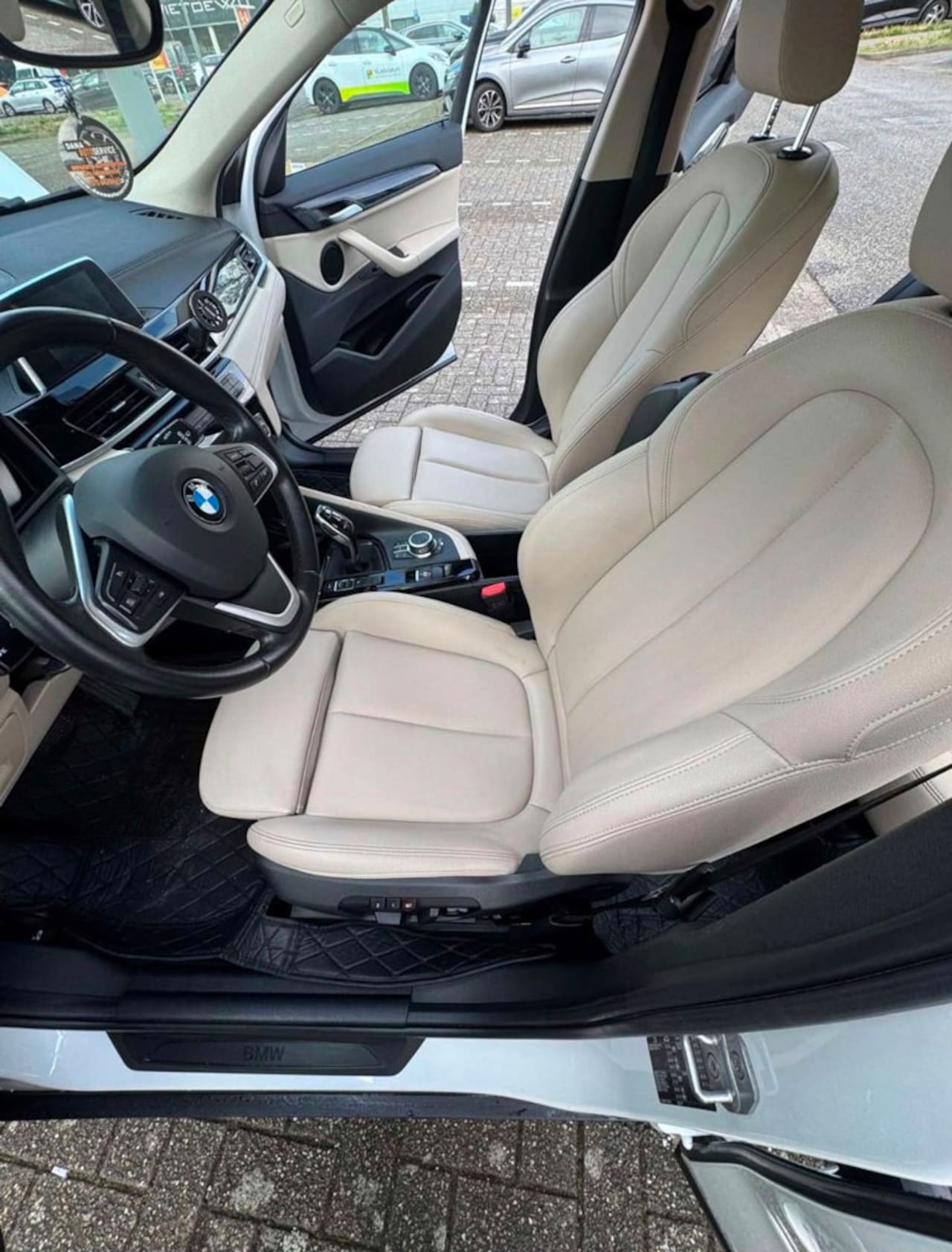 BMW X2 - 1.8i sDrive Lefhebber Edition/PANO/LEDER/CAM/VOL - AutoWereld.nl