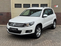 Volkswagen Tiguan - 1.4 TSI Sport&Style PDC|Camera|Trekhaak|Stoelverw