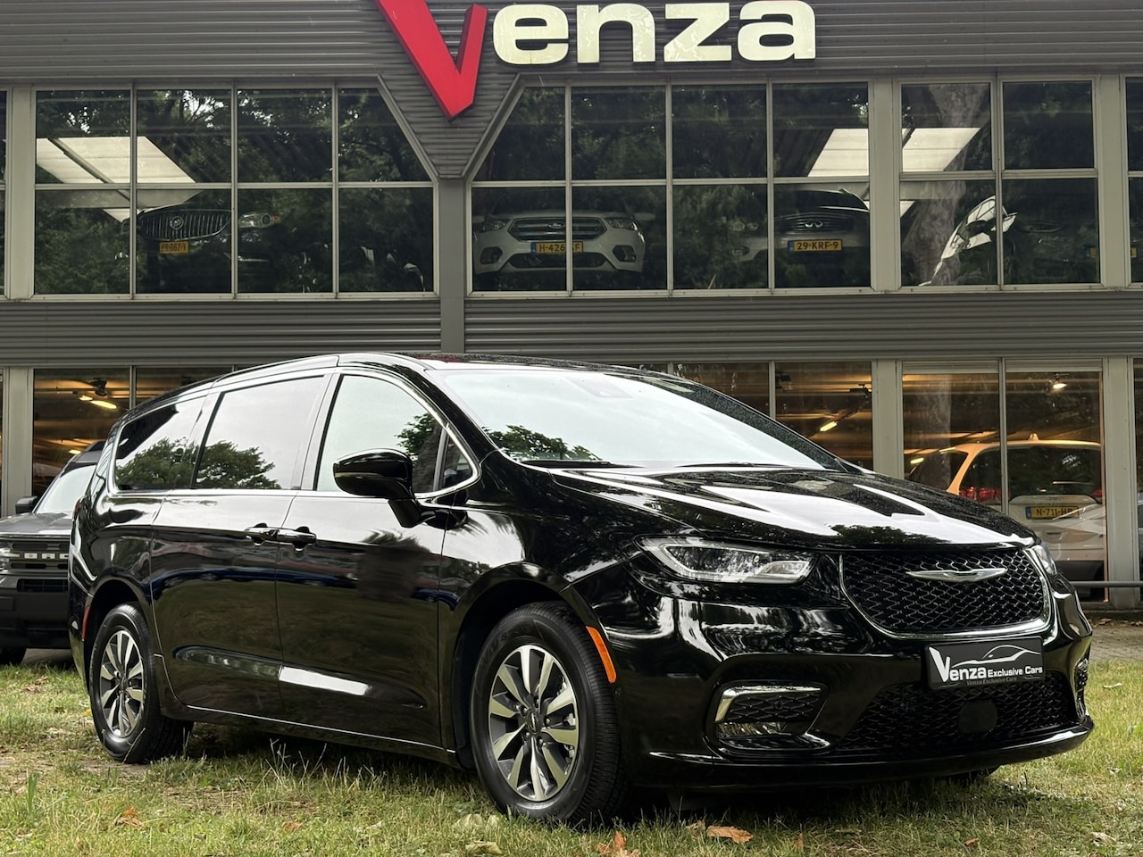 Chrysler Grand Voyager - 3.6 V6 Hybrid ACC/360/Carplay - AutoWereld.nl