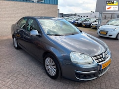 Volkswagen Jetta - 1.6 Trendline