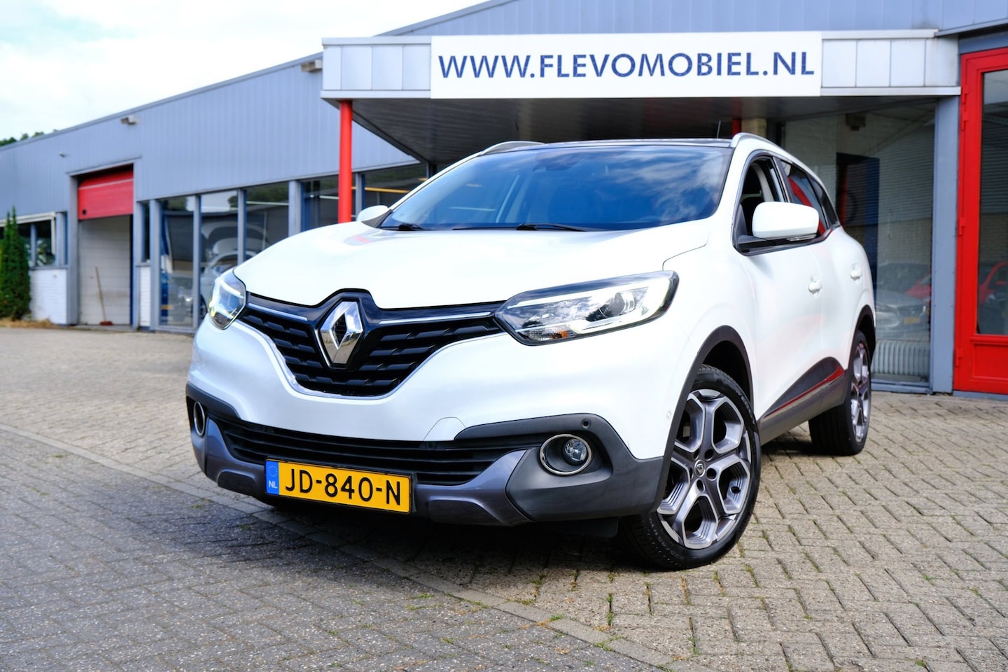 Renault Kadjar - 1.2 131pk TCe Intens Pano|Navi|Cam|LMV - AutoWereld.nl