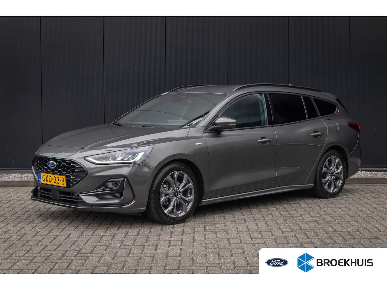 Ford Focus Wagon - 1.0 EcoBoost Hybrid ST Line | 155pk | Automaat | Winter-pack | LED-verlichting | Privacy-g - AutoWereld.nl