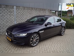 Jaguar XE - 2.0 P250 R-Dynamic SE Autom Leder Sportst Stoel/Stuurverw Navi Camera Clima Cruise 2x PDC