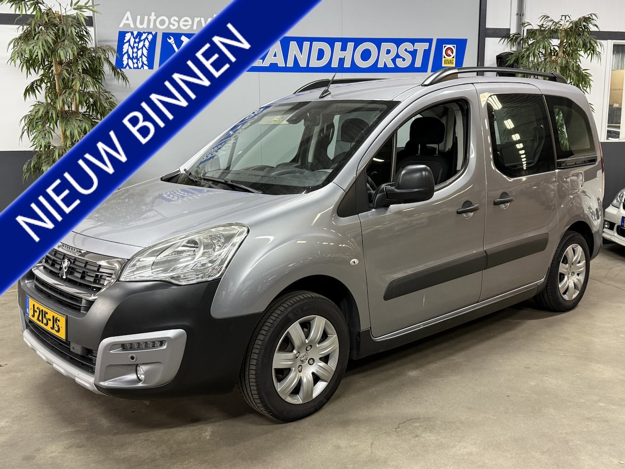 Peugeot Partner Tepee - 1.2 PureTech Active 1.2 PureTech Active - AutoWereld.nl