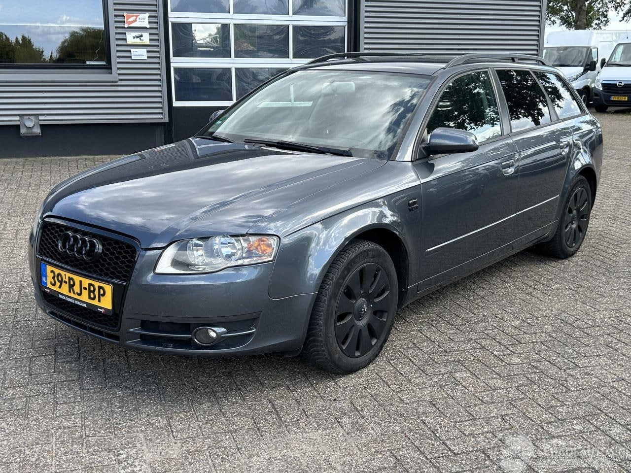 Audi A4 Avant - 2.5 TDI Pro Line Business 2.5 TDI Pro-line Business - AutoWereld.nl