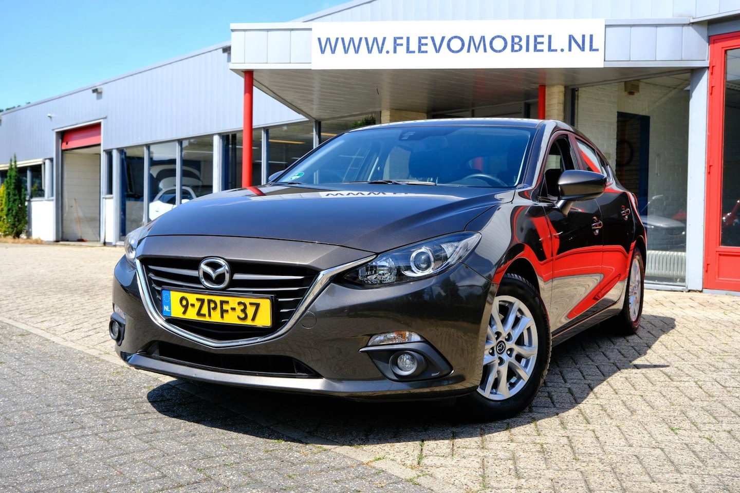 Mazda 3 - 2.0 120pk Skylease Navi|Clima|LMV - AutoWereld.nl