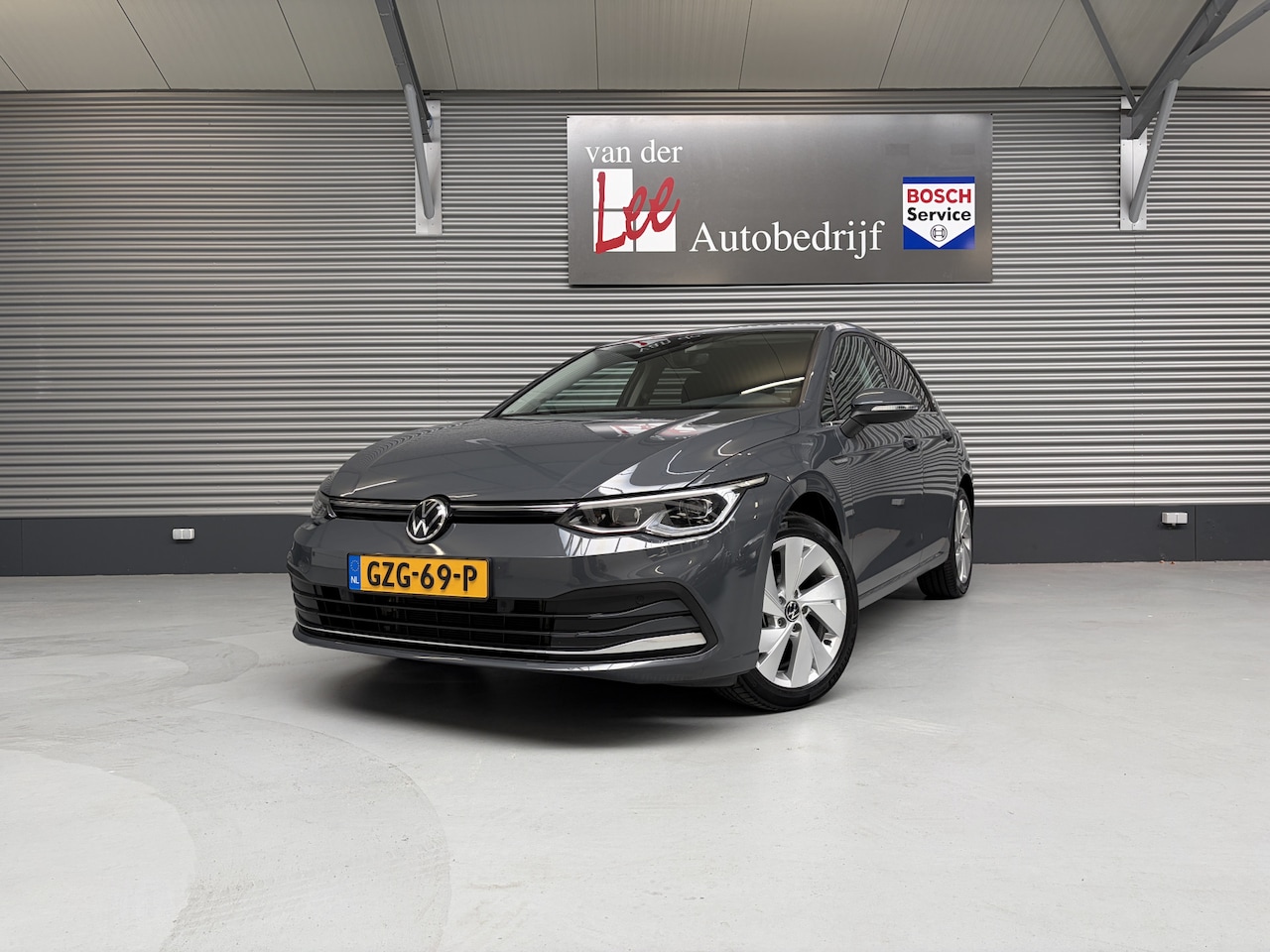 Volkswagen Golf - 1.5 eTSI STYLE/IQ LIGHT/STOEL MEM/PDC/17 INCH/CARPLAY/NAVI - AutoWereld.nl