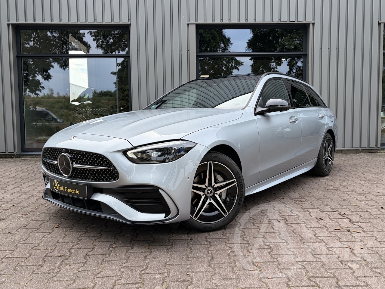 Mercedes-Benz C-klasse Estate - 300 e AMG Premium Plus, Rijassistentiepakket, Multicontourstoelen, Panoramadak, Burmester - AutoWereld.nl