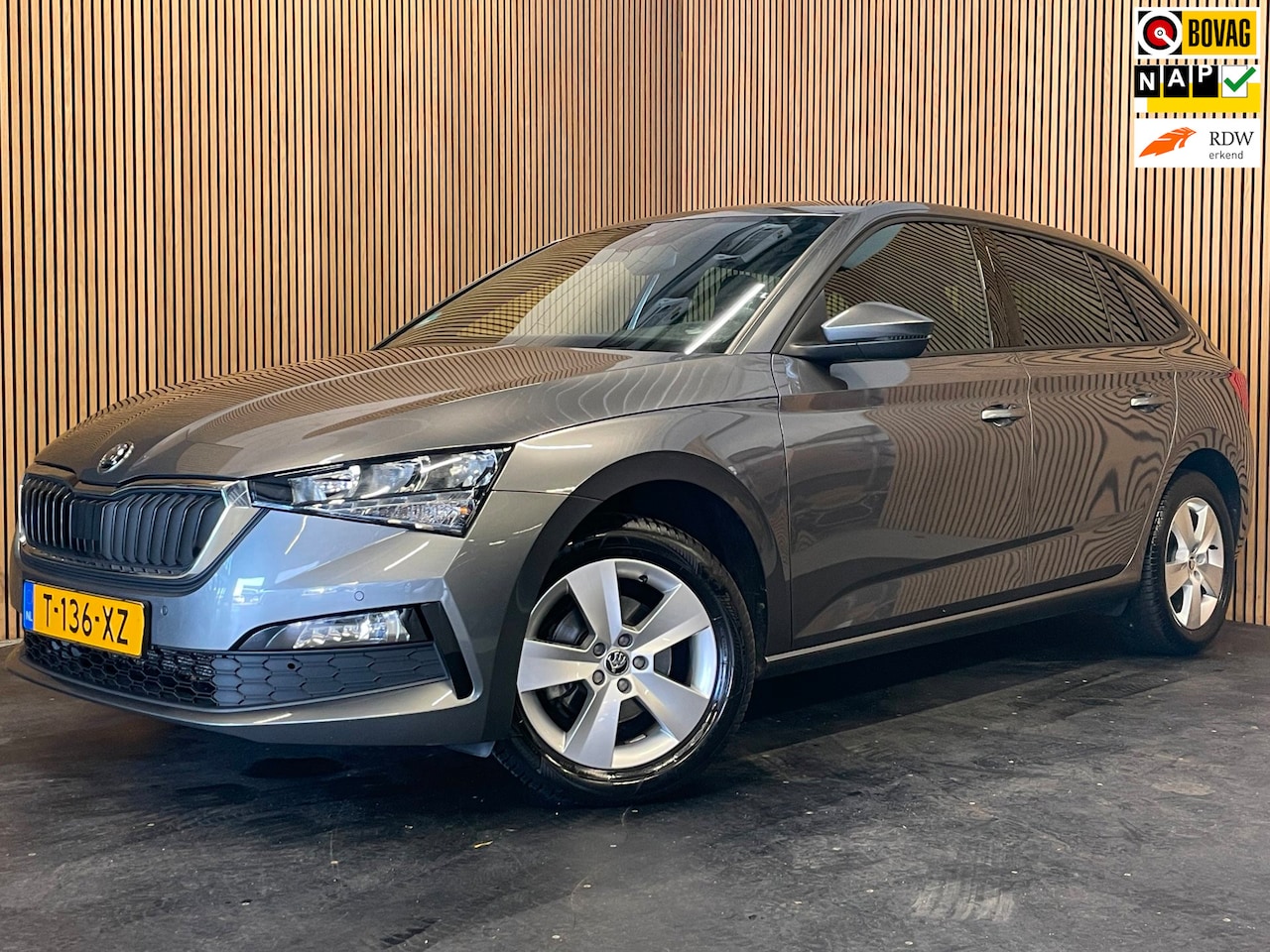 Skoda Scala - 1.0 TSI Sport Business|KUIPSTOELEN|ANDROID AUTO/APPLE CARPLAY|CLIMATE+CRUISE CONTROL|PDC|L - AutoWereld.nl