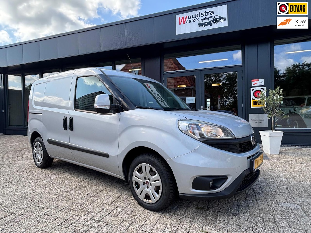 Fiat Doblò Cargo - 1.3 MJ L1H1 Grijs metallic, cruise, airco, trekhaak, bedrijfsinrichting, omvormer 220V - AutoWereld.nl