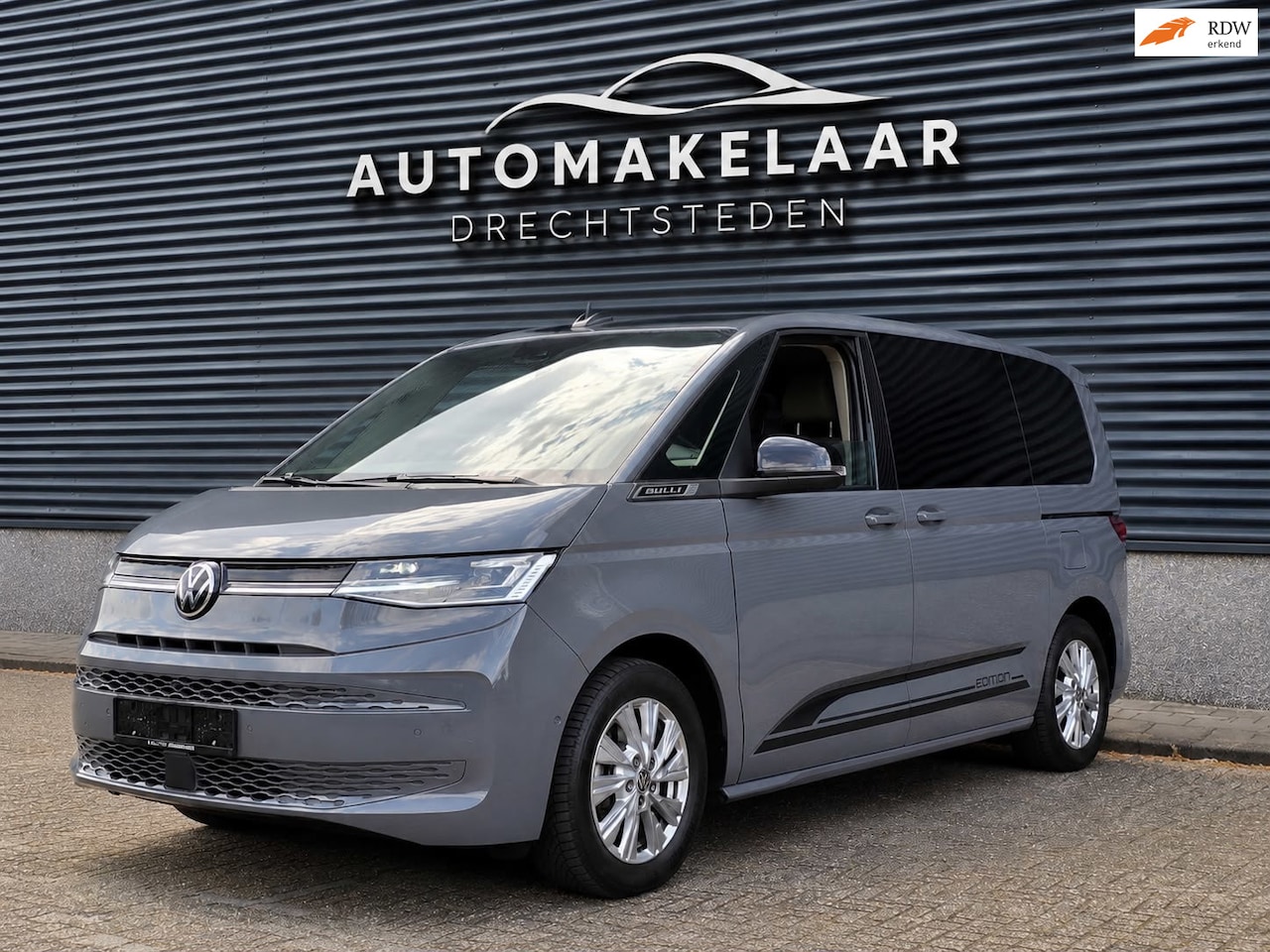 Volkswagen Multivan - 1.4 eHybrid L1H1 Bulli 7p Pano/DSG/Trekhaak/Harman kardon/360* camera/ - AutoWereld.nl