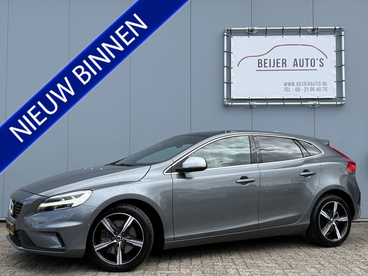 Volvo V40 - 1.5 T3 Polar+ Sport Automaat R-Design/Pano/Navigatie. - AutoWereld.nl