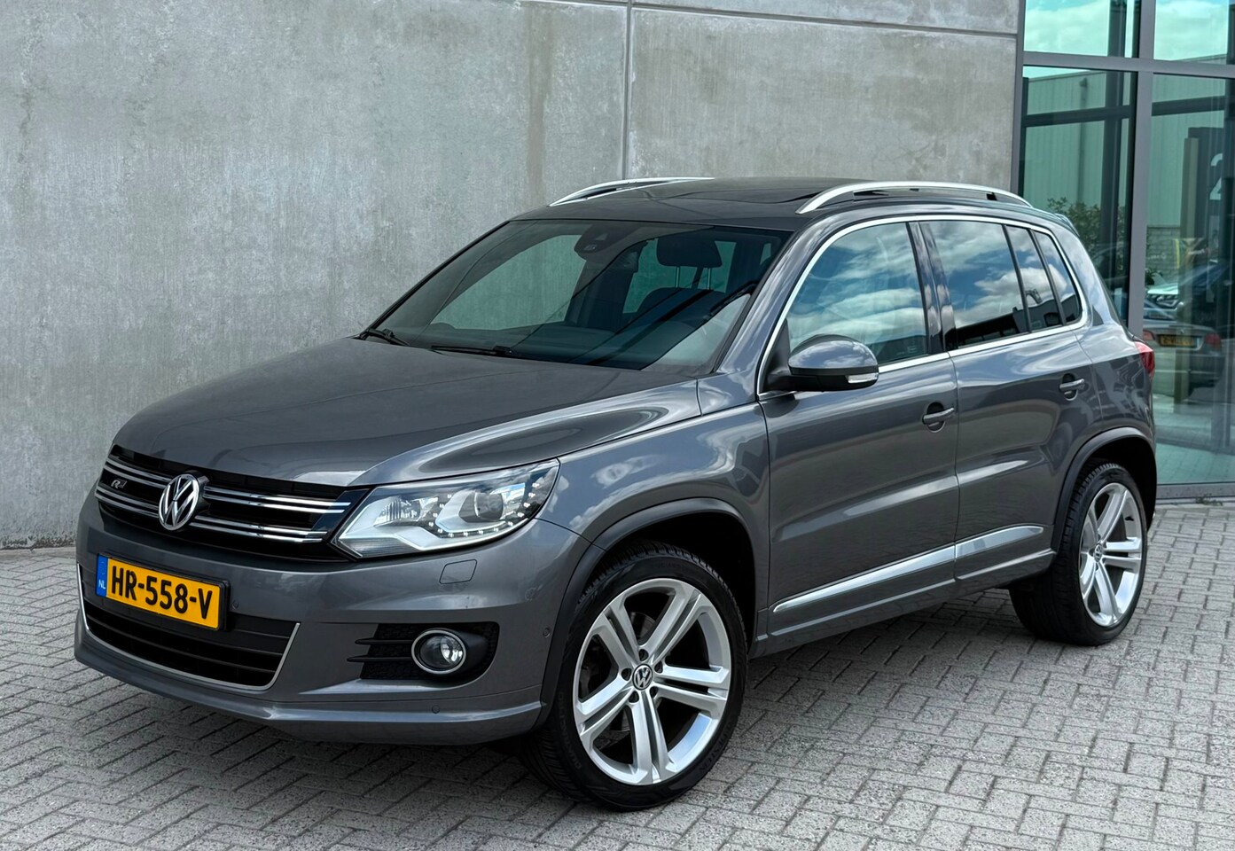 Volkswagen Tiguan - 1.4 TSI R-Line Edition 2016 NAP| 2E EIG - AutoWereld.nl