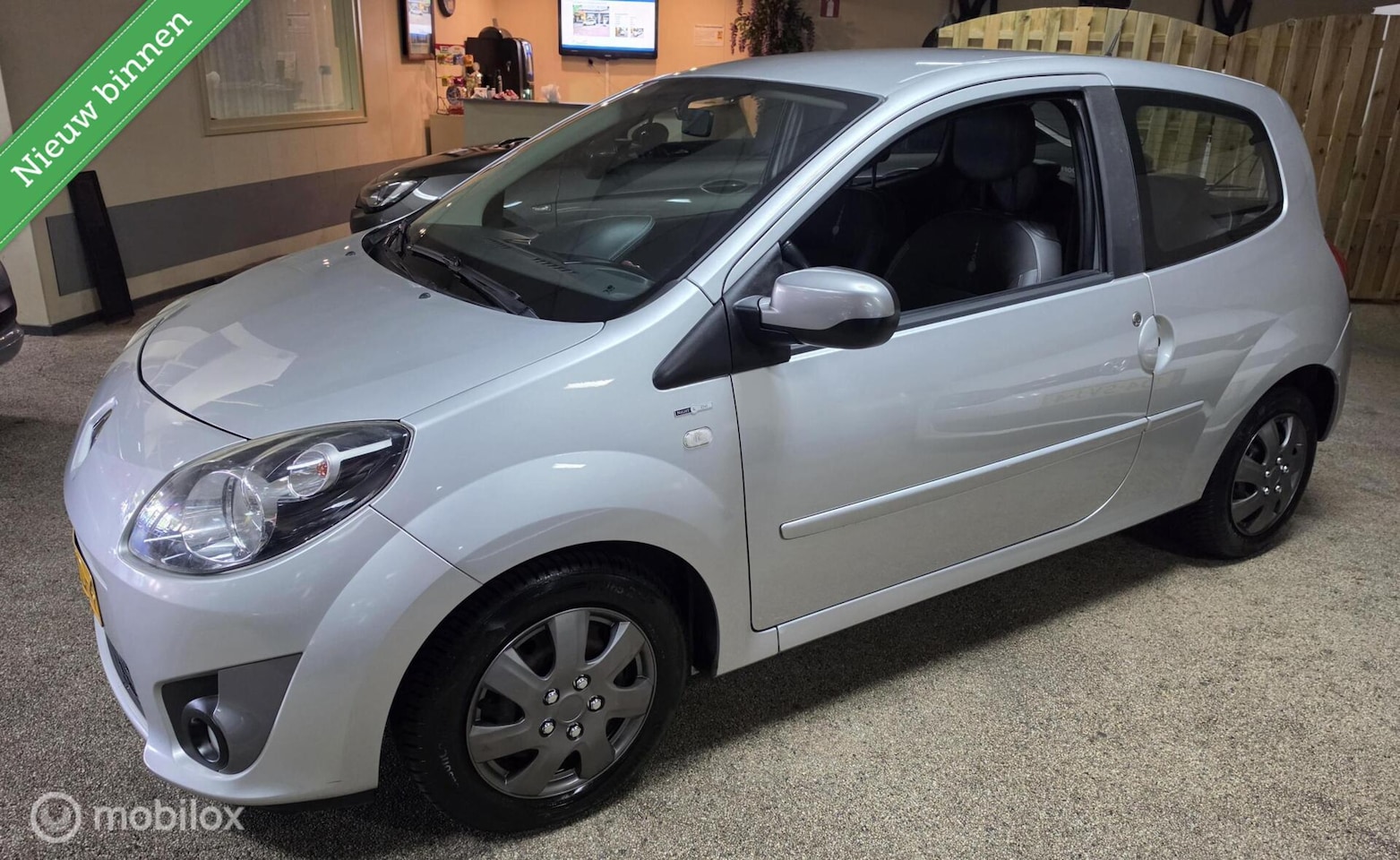 Renault Twingo - 1.2-16V Miss Sixty Airco elektrische ramen - AutoWereld.nl