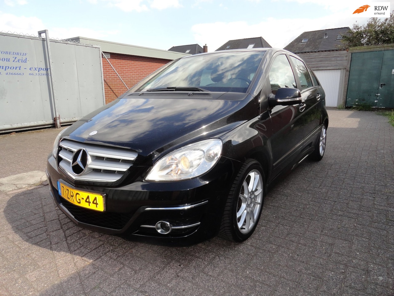 Mercedes-Benz B-klasse - 180 AUT Business Class LEER NAVI PANORAMA - AutoWereld.nl