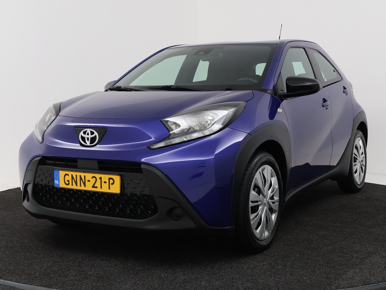 Toyota Aygo X - 1.0 VVT-i MT Play | Apple CarPlay / Android Auto (Navigatie) | Camera | Airco | - AutoWereld.nl