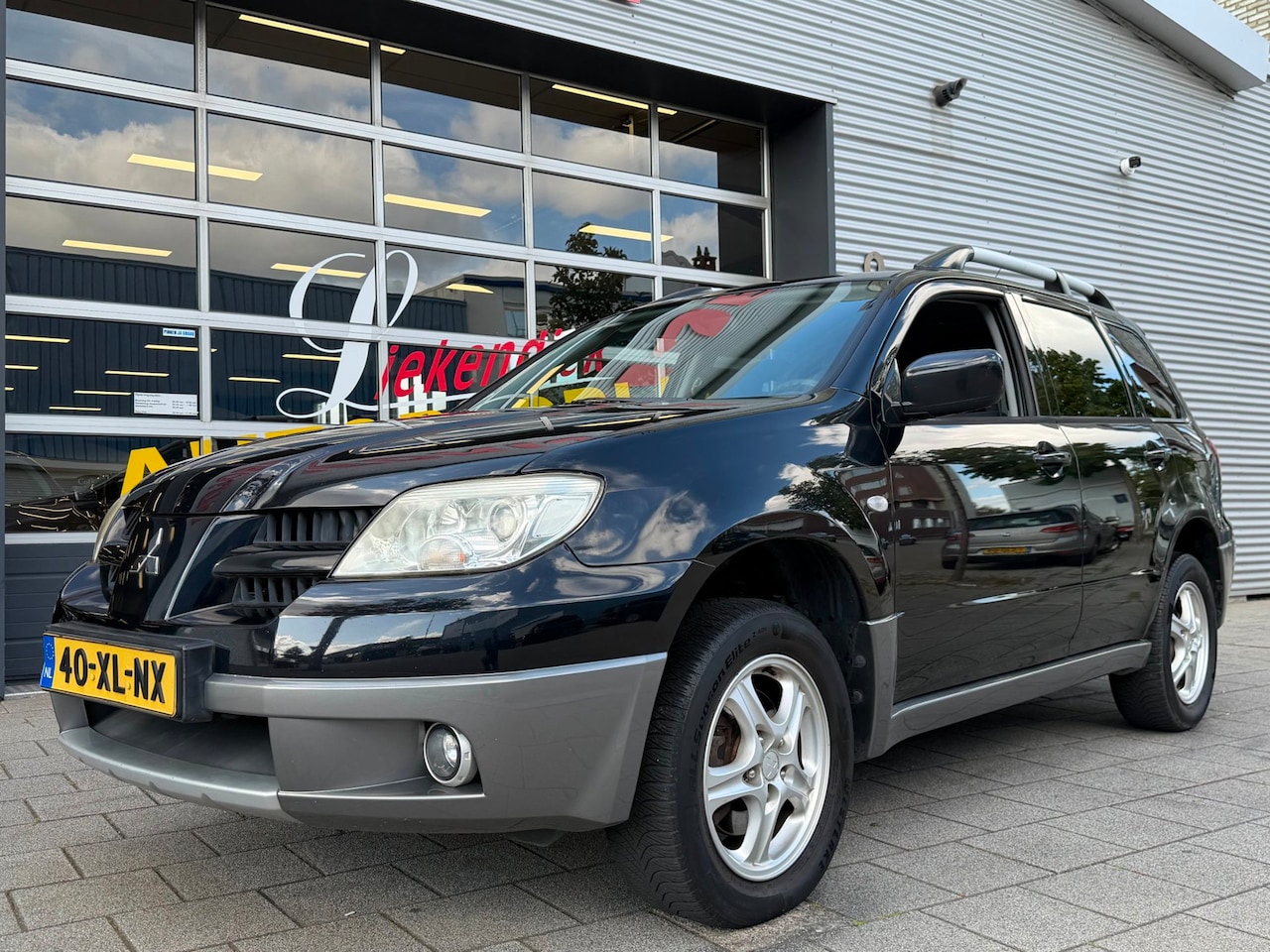 Mitsubishi Outlander Sport - 2.0 Invite+ / Airco / Sport velgen / Comfort pakket / Trekhaak / Nieuwe APK - AutoWereld.nl
