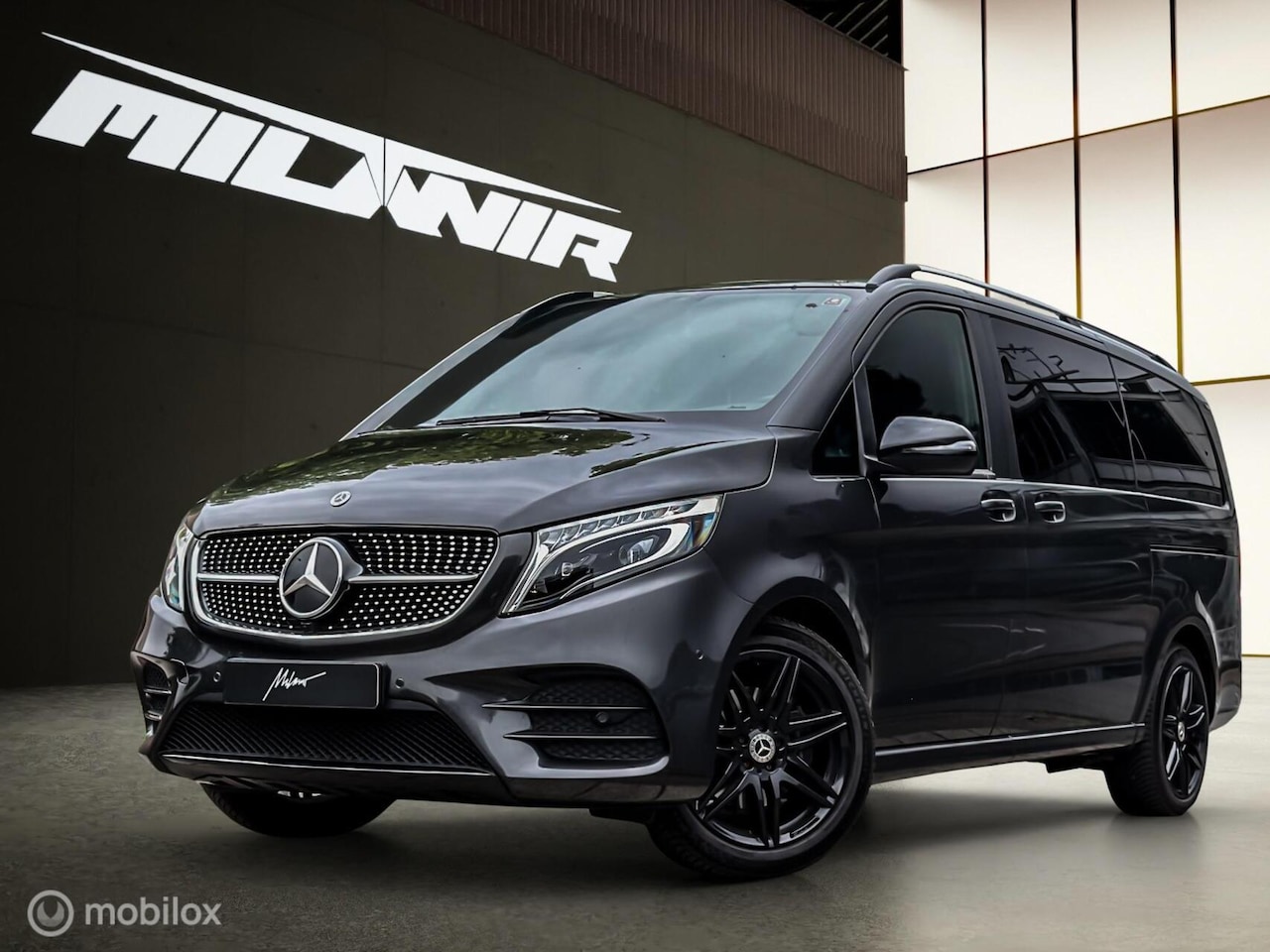Mercedes-Benz V-klasse - 220d Lang AMG Line | LAGE BIJTELLING - AutoWereld.nl