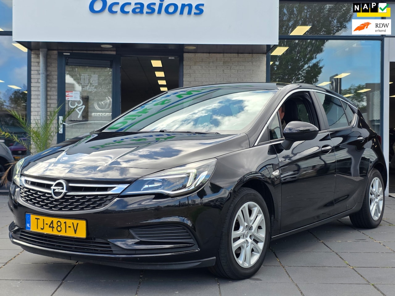 Opel Astra - 1.0 Business+ – NAP – Navigatie – Cruise – Airco – Parkeersensoren - AutoWereld.nl