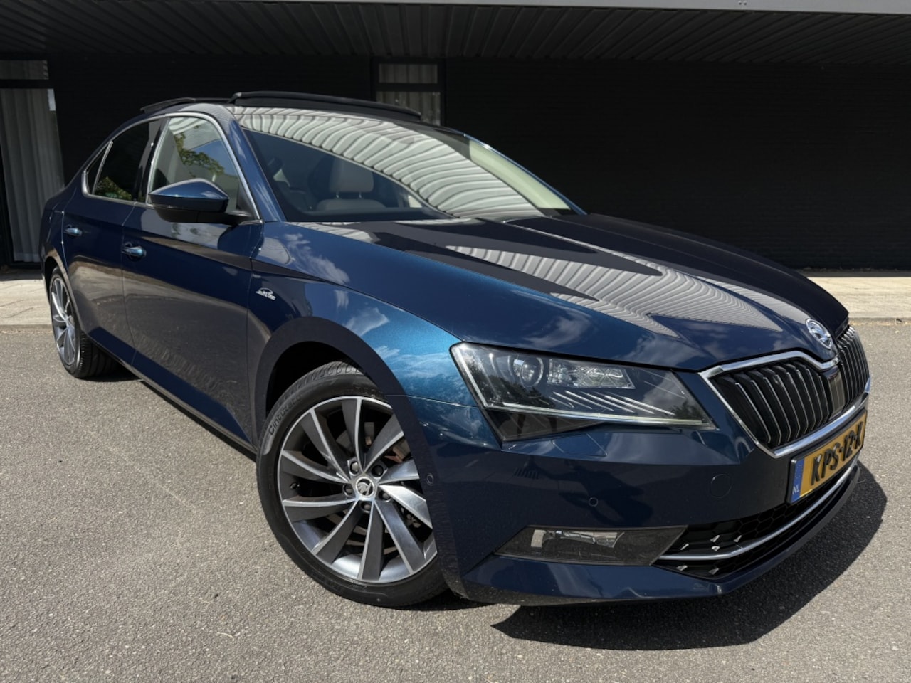 Skoda Superb - 1.8 TSI Laurin & Klement - Top uitvoering! - - AutoWereld.nl