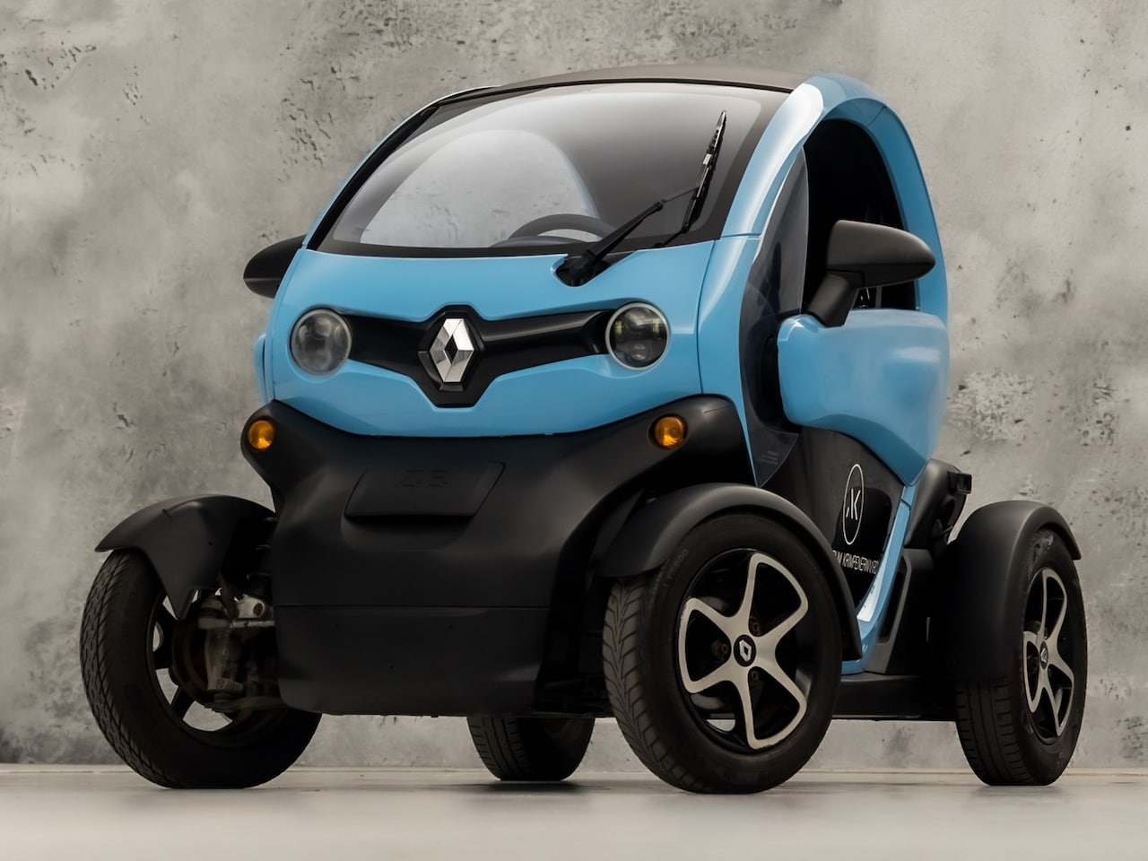 Renault Twizy - Life (ex Accu) (45 KMH, BROMMER KENTEKEN, ZWART LEDER, PARKEERSENSOREN, SPORTSTOEL, NIEUWS - AutoWereld.nl