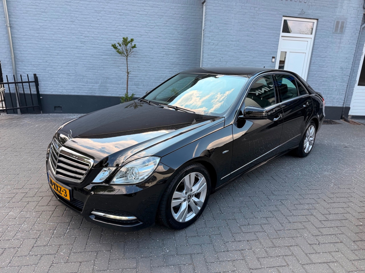 Mercedes-Benz E-klasse - 200 CGI | NAVI | ELEK. STOEL | STOELVERWARMING | - AutoWereld.nl