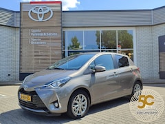 Toyota Yaris - 1.5 HYBRID DYNAMIC KEYLESS NAVI BLUETOOTH CRUISE CLIMA CAMERA 15'' LM-VELGEN LED PRIVACY G