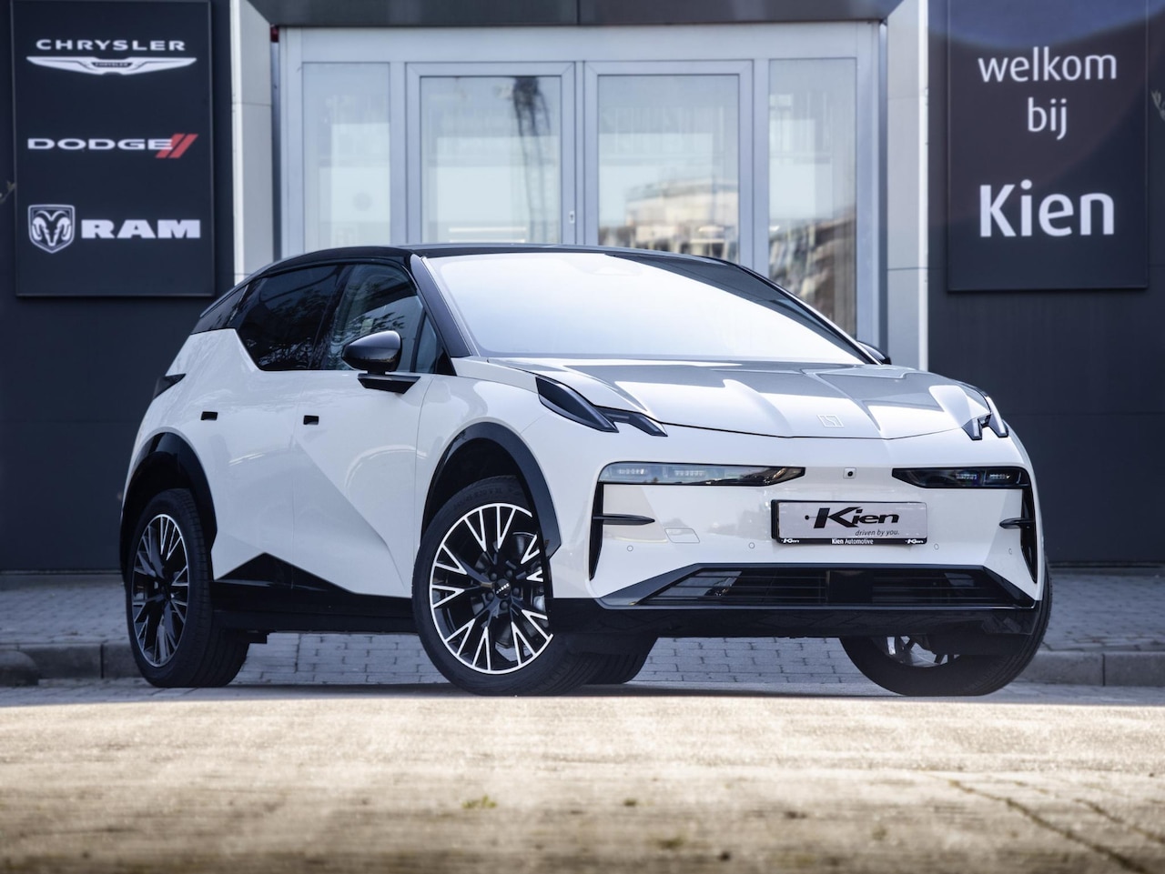 ZEEKR X - AWD Privilege 69 kWh | 428 PK | Panoramadak | stoelverwarming/-koeling | - AutoWereld.nl