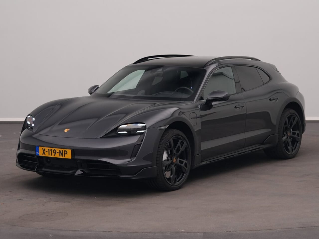 Porsche Taycan Cross Turismo - Turbo 93 kWh | burmester | achterasbesturing | head-up | bijrijdersdisplay | carbon | 1e e - AutoWereld.nl